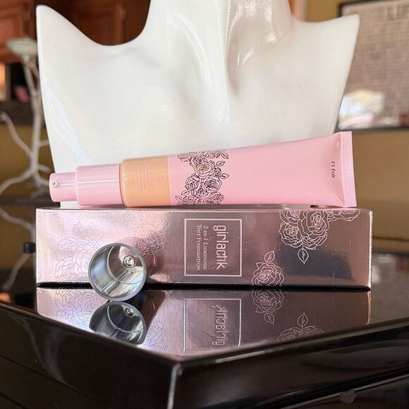 Girlactik 2-in-1 Luminous Tint Foundation Tinted Moisturizer & Foundation Fair N - Picture 11 of 12